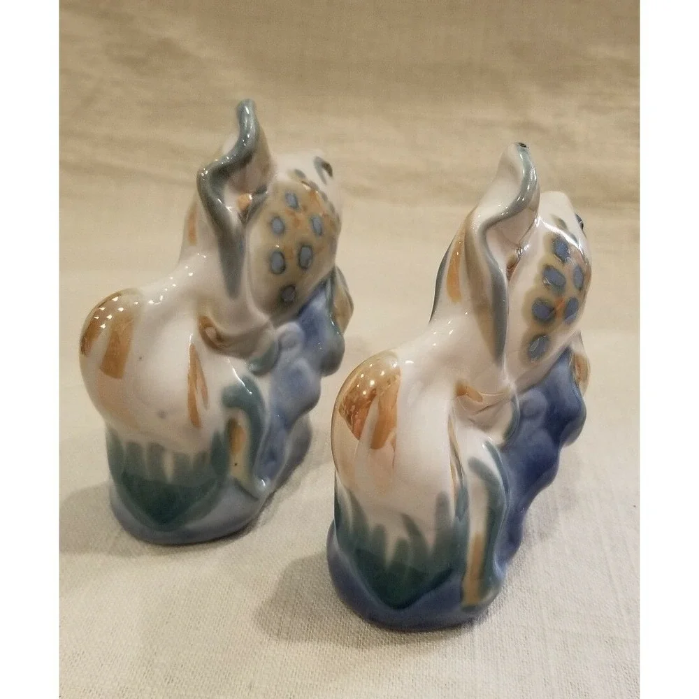 Pair‎ Of 2 Vintage Koi Fish Figurines Marked. 3.75
